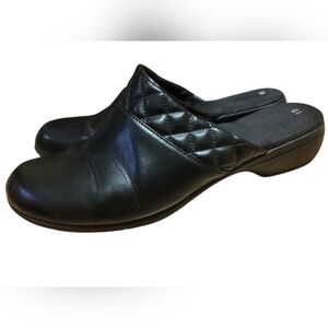 EUC Women's Black Faux Leather 1.5" Heel Quilted Slip On Mule Clogs, Size 10
